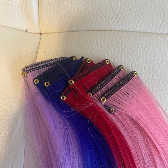 24” Long 8 Different color Hair Extensions - Picture 3 of 7